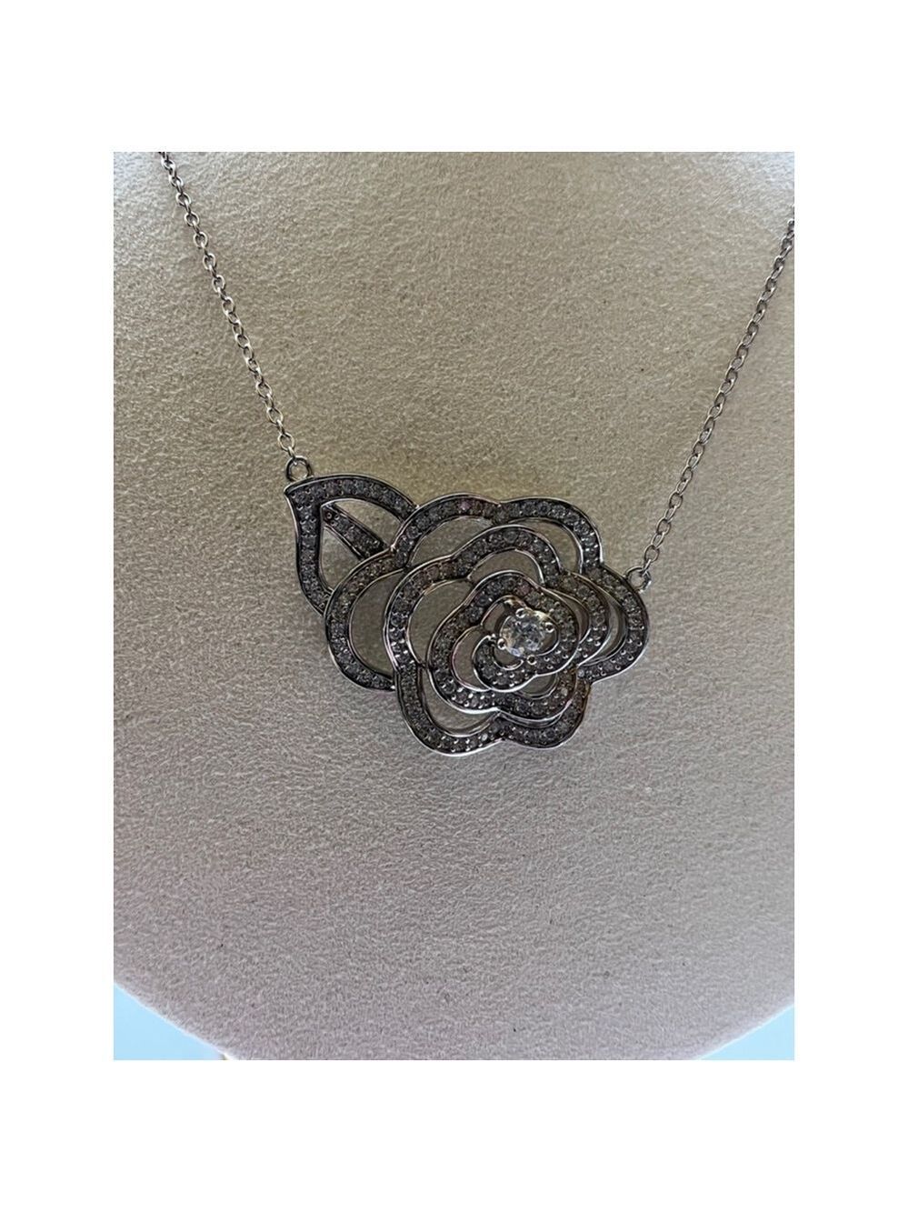 Women's Unbranded Silver Camelia Flower Necklace 22in